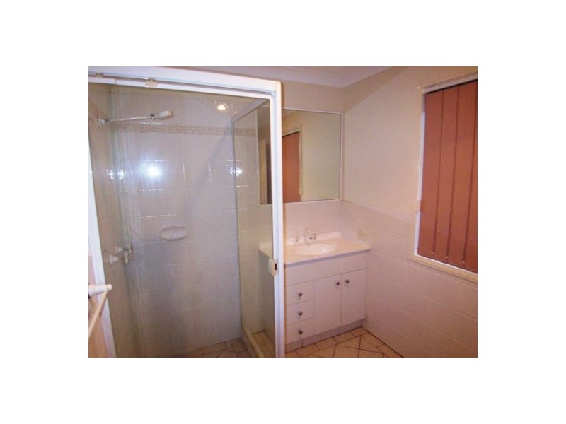 2/10 Jenaya Place, Labrador QLD 4215