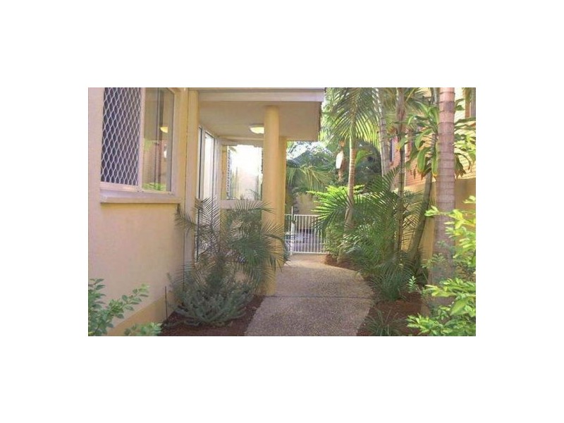 2/20 Little Norman St, Southport QLD 4215