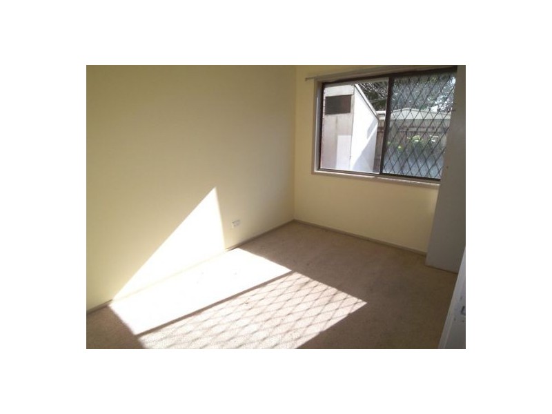 2/10 Royal Palm Court, Southport QLD 4215