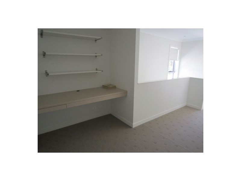 2/64 Broad Street, Labrador QLD 4215