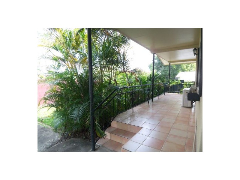 67 Kindra Av, Southport QLD 4215