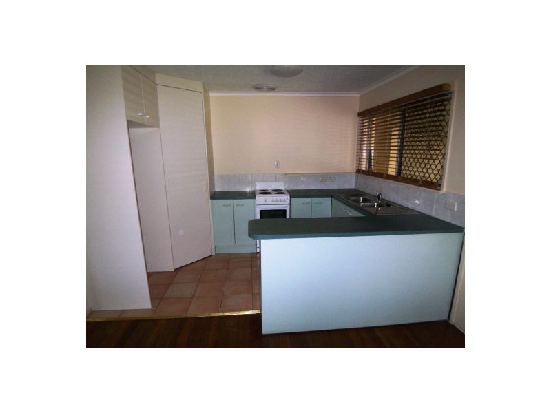 67 Kindra Av, Southport QLD 4215