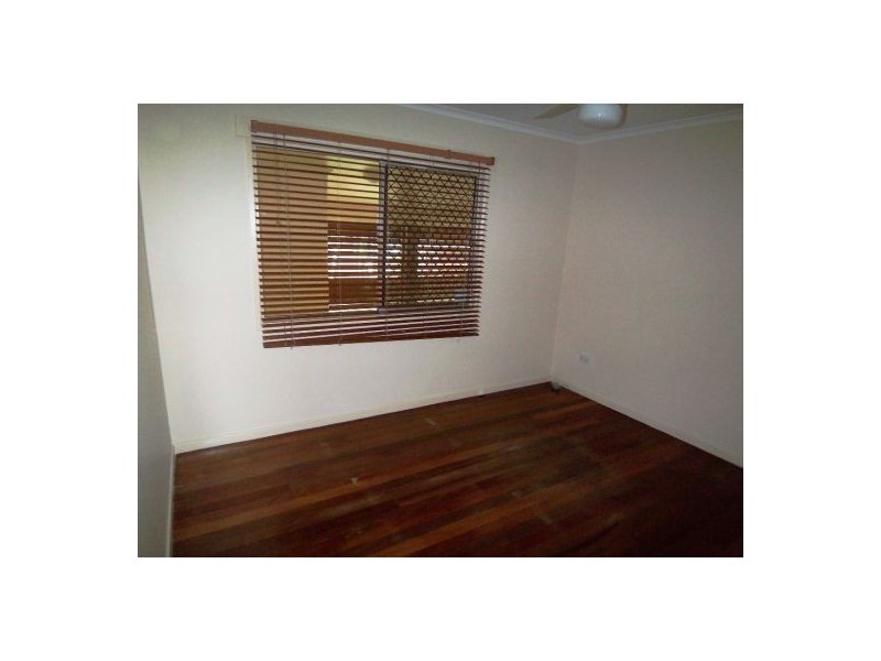 67 Kindra Av, Southport QLD 4215