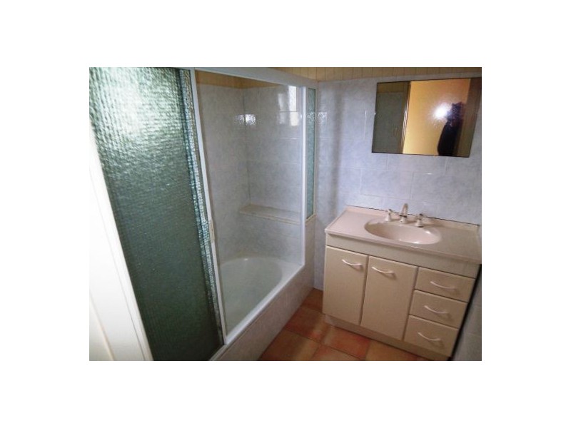 67 Kindra Av, Southport QLD 4215