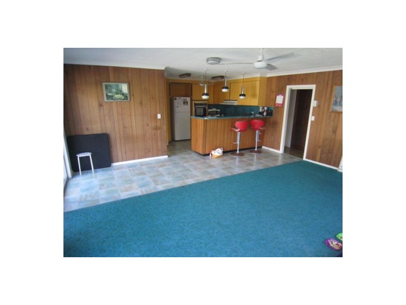 10 Lee Road, Runaway Bay QLD 4216