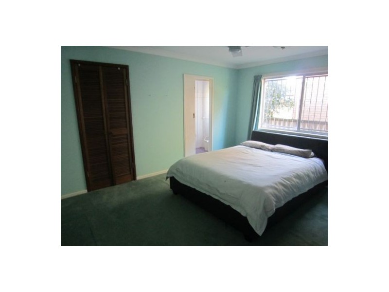 10 Lee Road, Runaway Bay QLD 4216