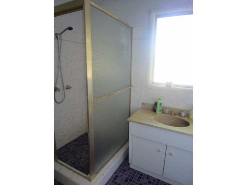 10 Lee Road, Runaway Bay QLD 4216