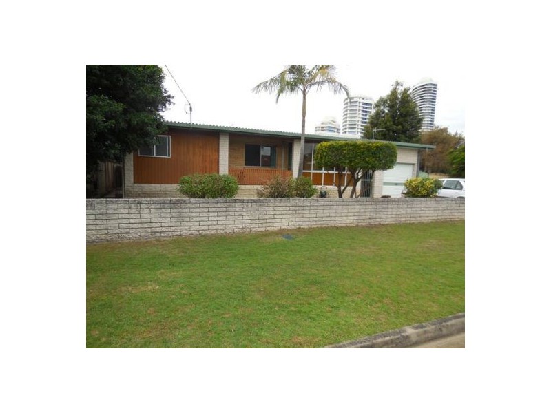 10 Lee Road, Runaway Bay QLD 4216