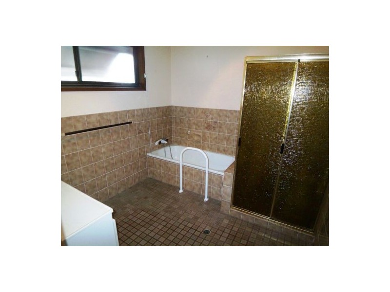 40 Maralinga Drive, Ashmore QLD 4214