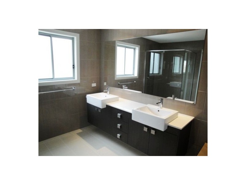 2/18 Drury Avenue, Southport QLD 4215