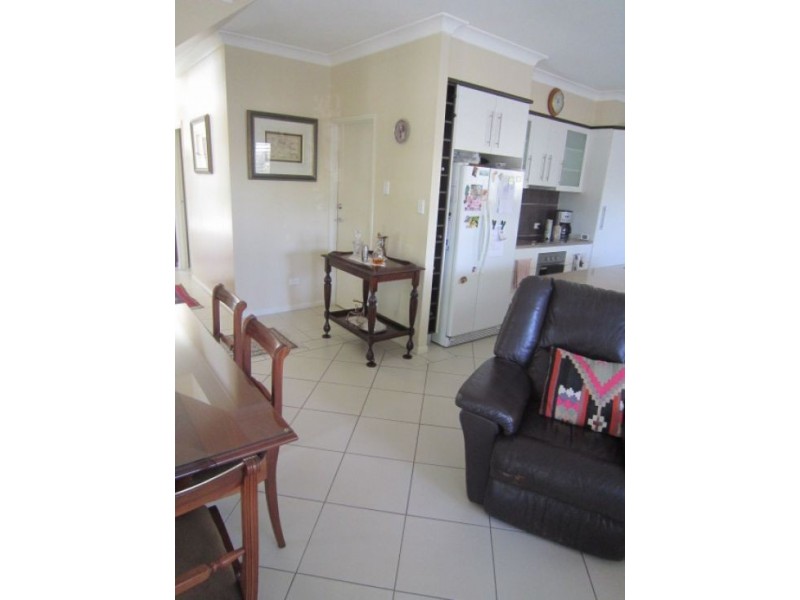 1/126 Pohlman Street, Southport QLD 4215