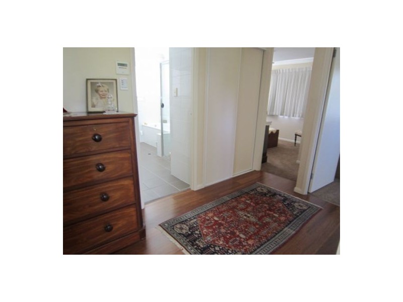 1/126 Pohlman Street, Southport QLD 4215