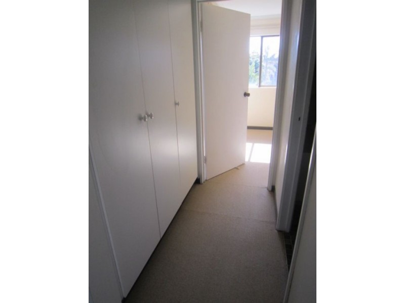 10/106 Bayview Street, Runaway Bay QLD 4216