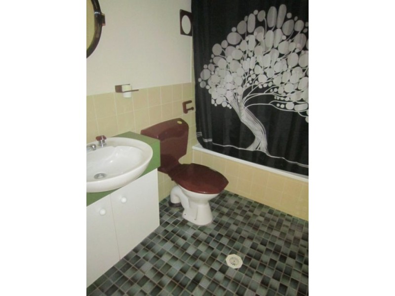 10/106 Bayview Street, Runaway Bay QLD 4216