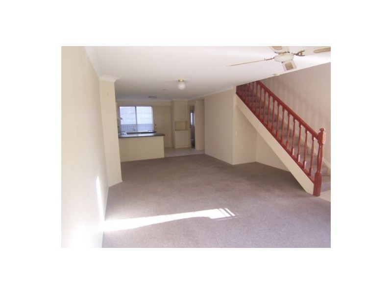 3/5 Ahern Street, Labrador QLD 4215