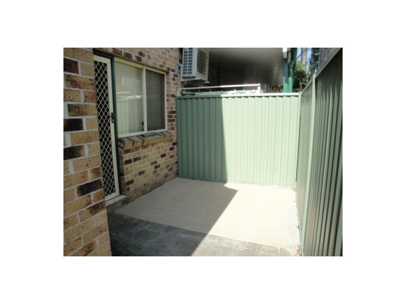 3/5 Ahern Street, Labrador QLD 4215