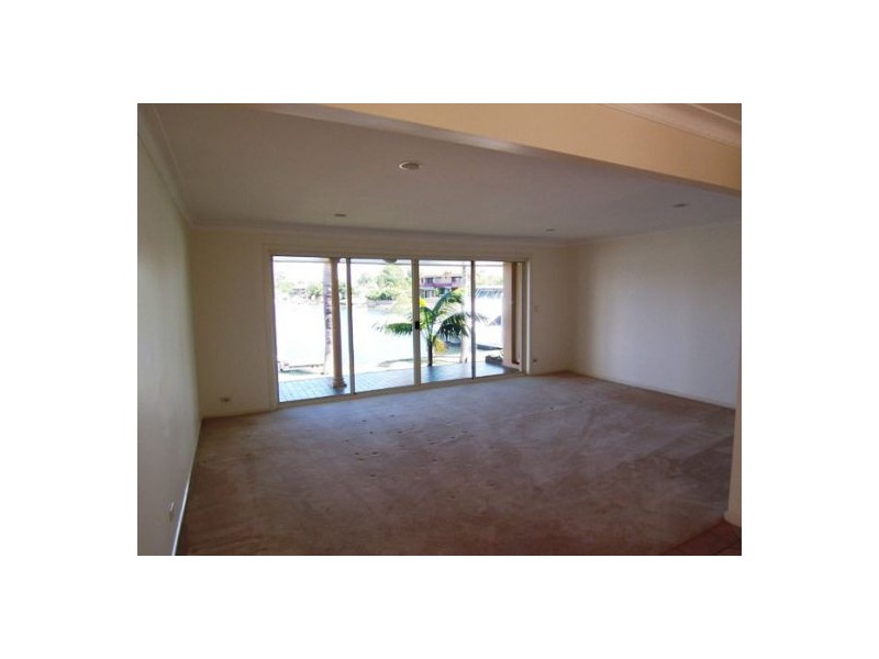 12 Wau Street, Runaway Bay QLD 4216