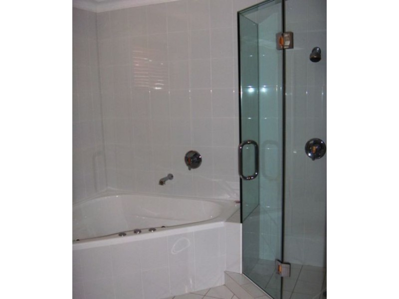 12 Wau Street, Runaway Bay QLD 4216