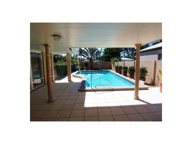 12 Wau Street, Runaway Bay QLD 4216