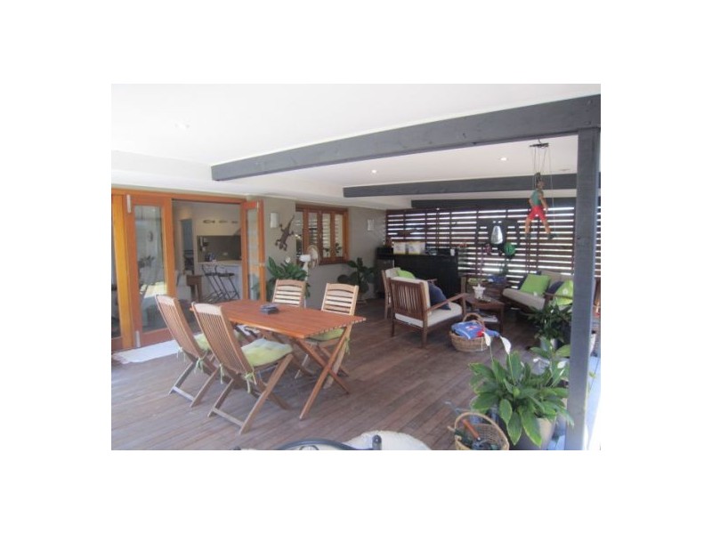 74 Albion Avenue, Miami QLD 4220