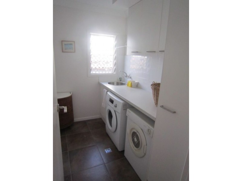 74 Albion Avenue, Miami QLD 4220