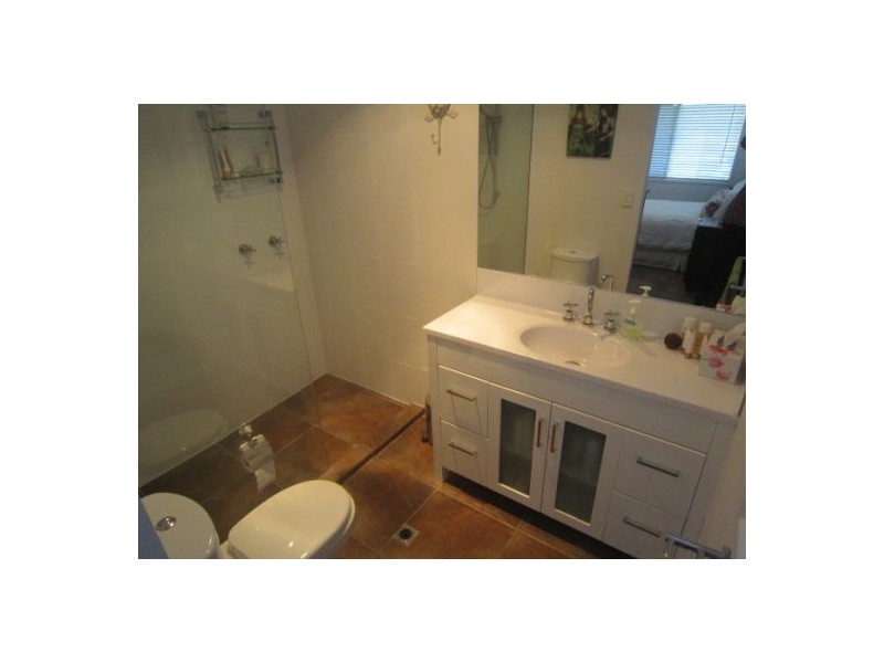 74 Albion Avenue, Miami QLD 4220