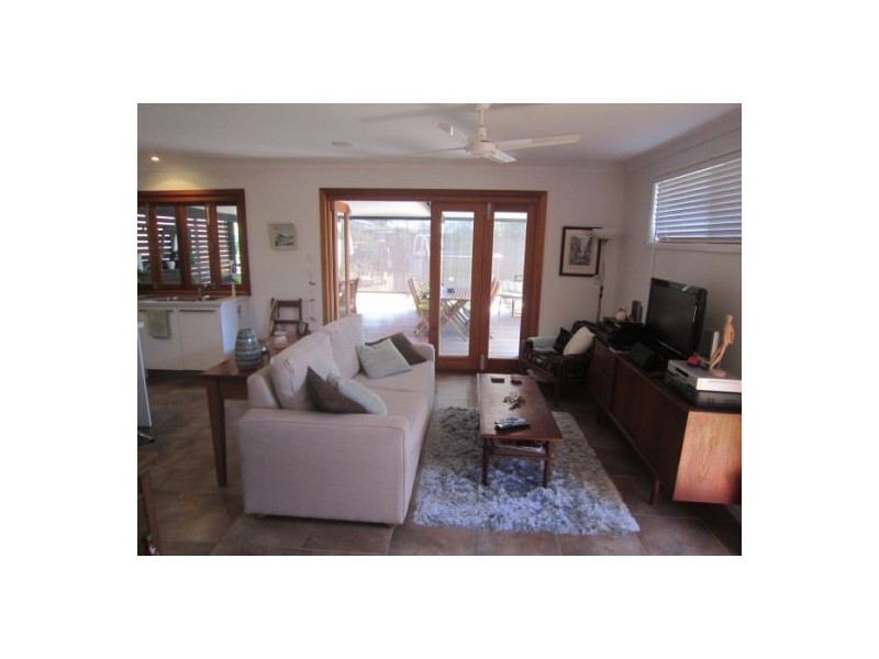 74 Albion Avenue, Miami QLD 4220