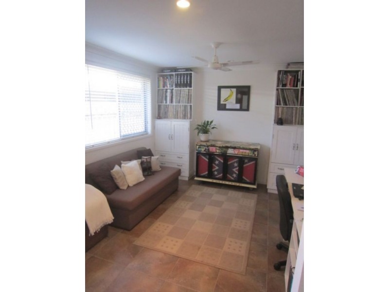 74 Albion Avenue, Miami QLD 4220