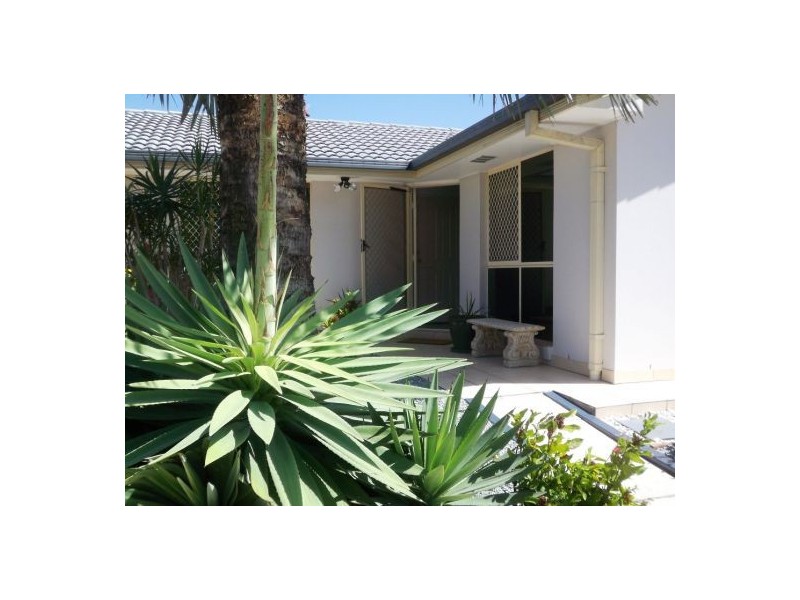 1/39 Binstead Dr, Southport QLD 4215