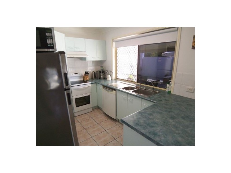1/39 Binstead Dr, Southport QLD 4215