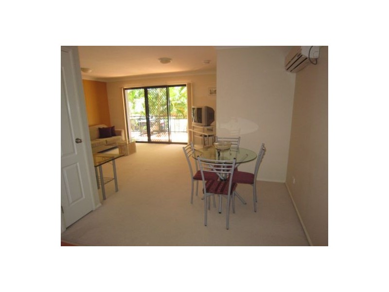 2/5 Railway Street, Southport QLD 4215