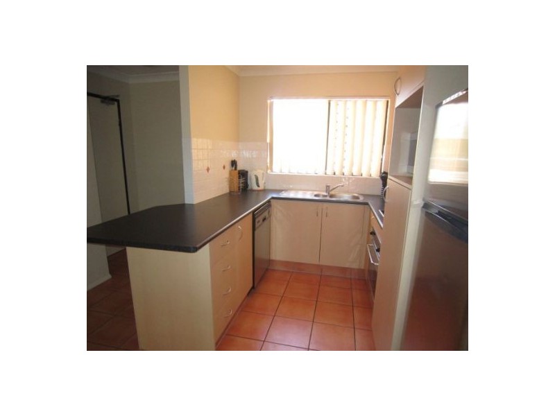 2/5 Railway Street, Southport QLD 4215