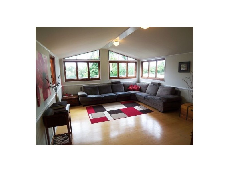 36 Ridgeway Avenue, Southport QLD 4215