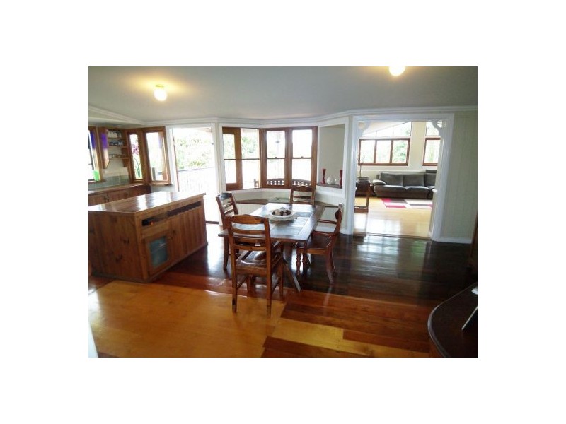 36 Ridgeway Avenue, Southport QLD 4215