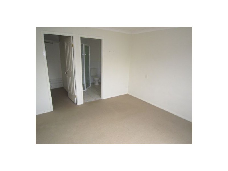 1/38-40 Robert Street, Labrador QLD 4215