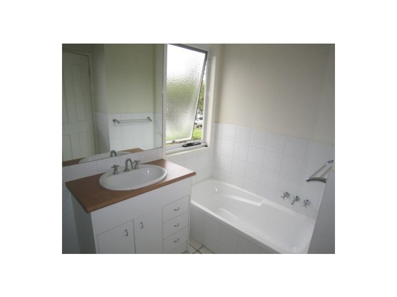 1/38-40 Robert Street, Labrador QLD 4215