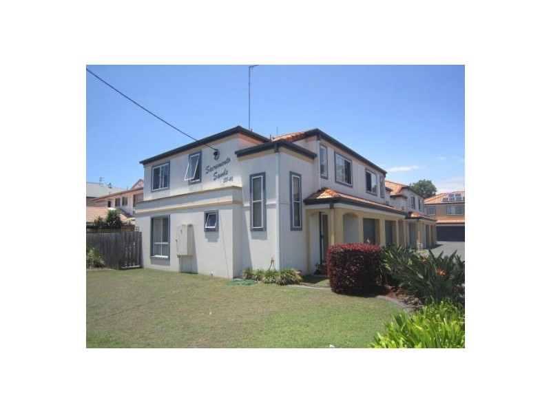 1/38-40 Robert Street, Labrador QLD 4215