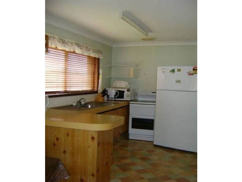 1/4 Melrose Place, Southport QLD 4215