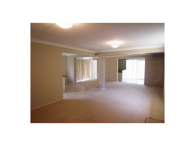 2 Naranja Crescent, Benowa QLD 4217