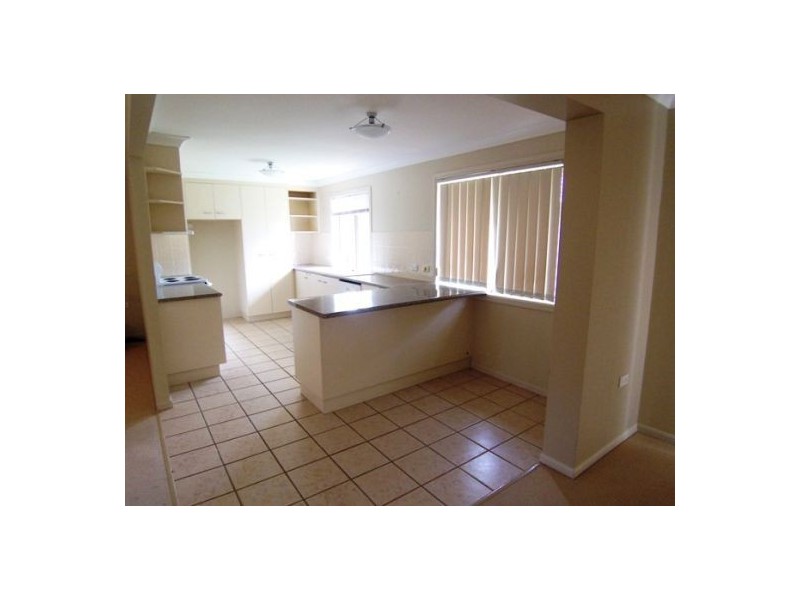 2 Naranja Crescent, Benowa QLD 4217