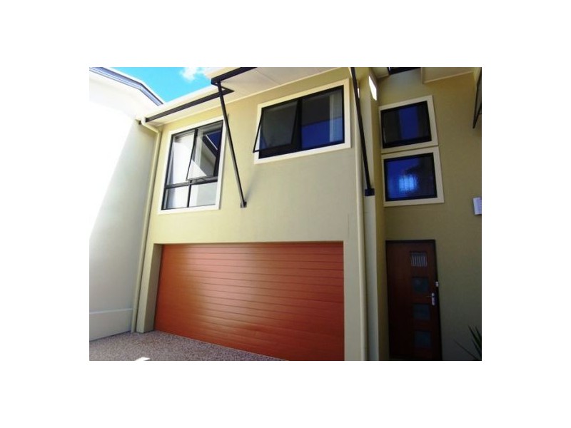 2/119 Minnie Street, Southport QLD 4215