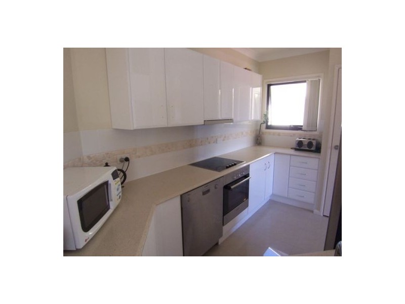 2/119 Minnie Street, Southport QLD 4215