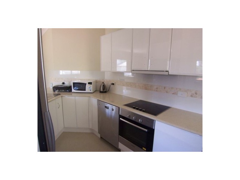 2/119 Minnie Street, Southport QLD 4215