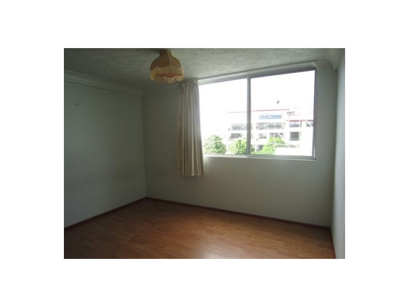 4/45 Railway Street, Southport QLD 4215