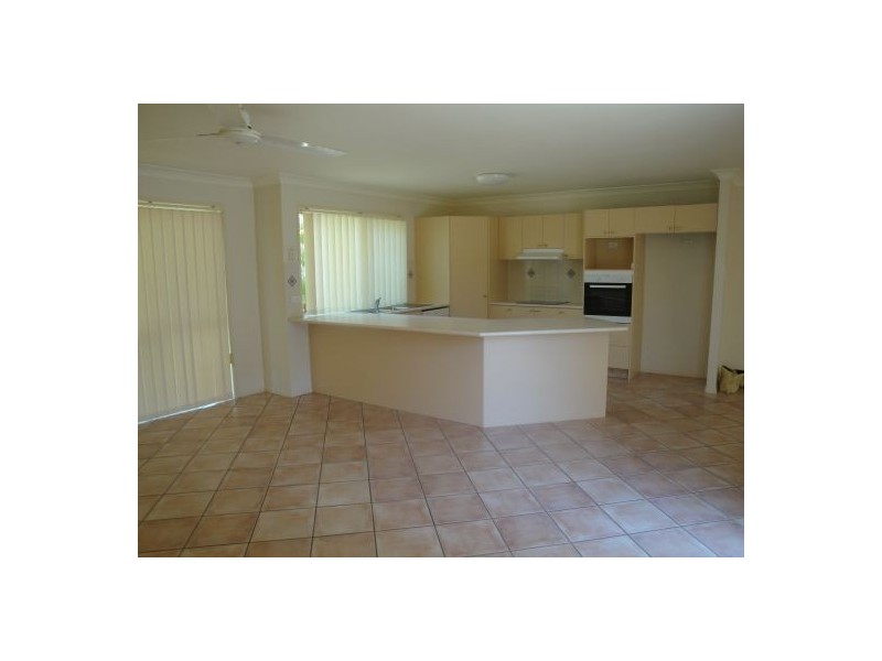 10 Calcetto Place, Arundel QLD 4214