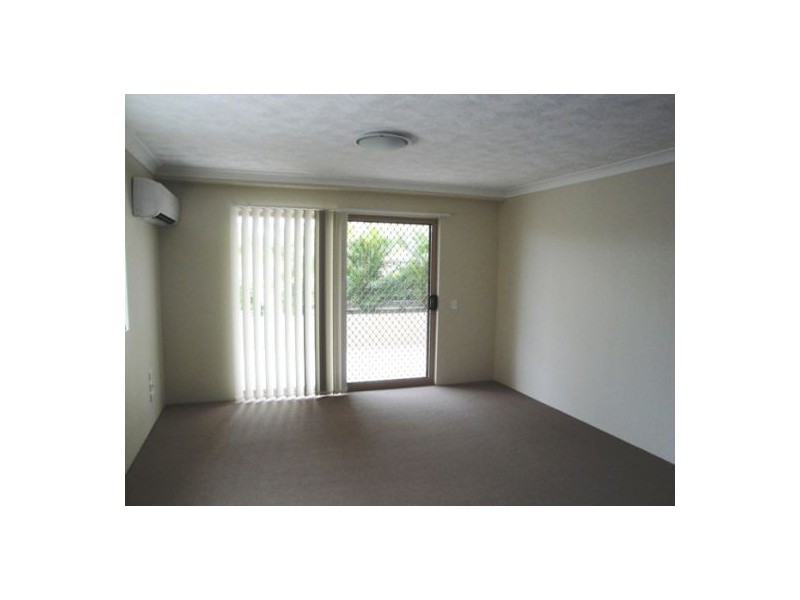 2/4 Sykes Court, Southport QLD 4215