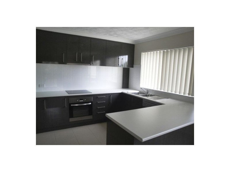 2/4 Sykes Court, Southport QLD 4215