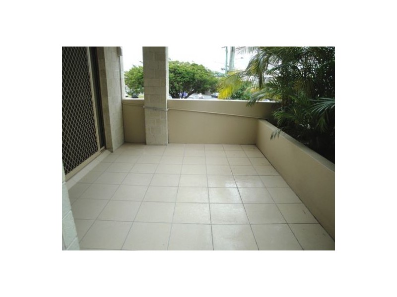 2/4 Sykes Court, Southport QLD 4215