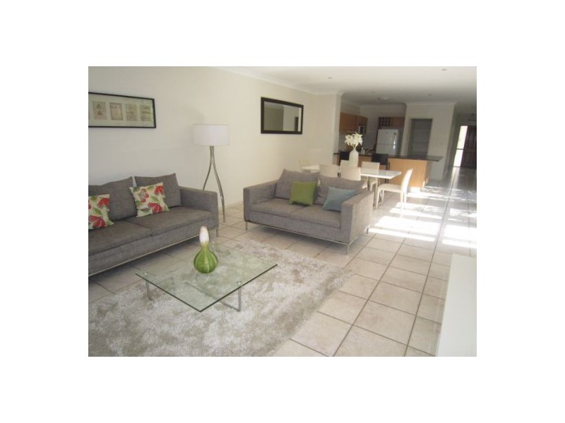 1/3 Dowling Drive, Southport QLD 4215