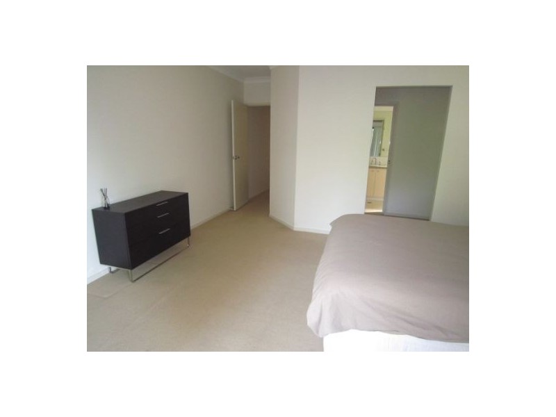 1/3 Dowling Drive, Southport QLD 4215